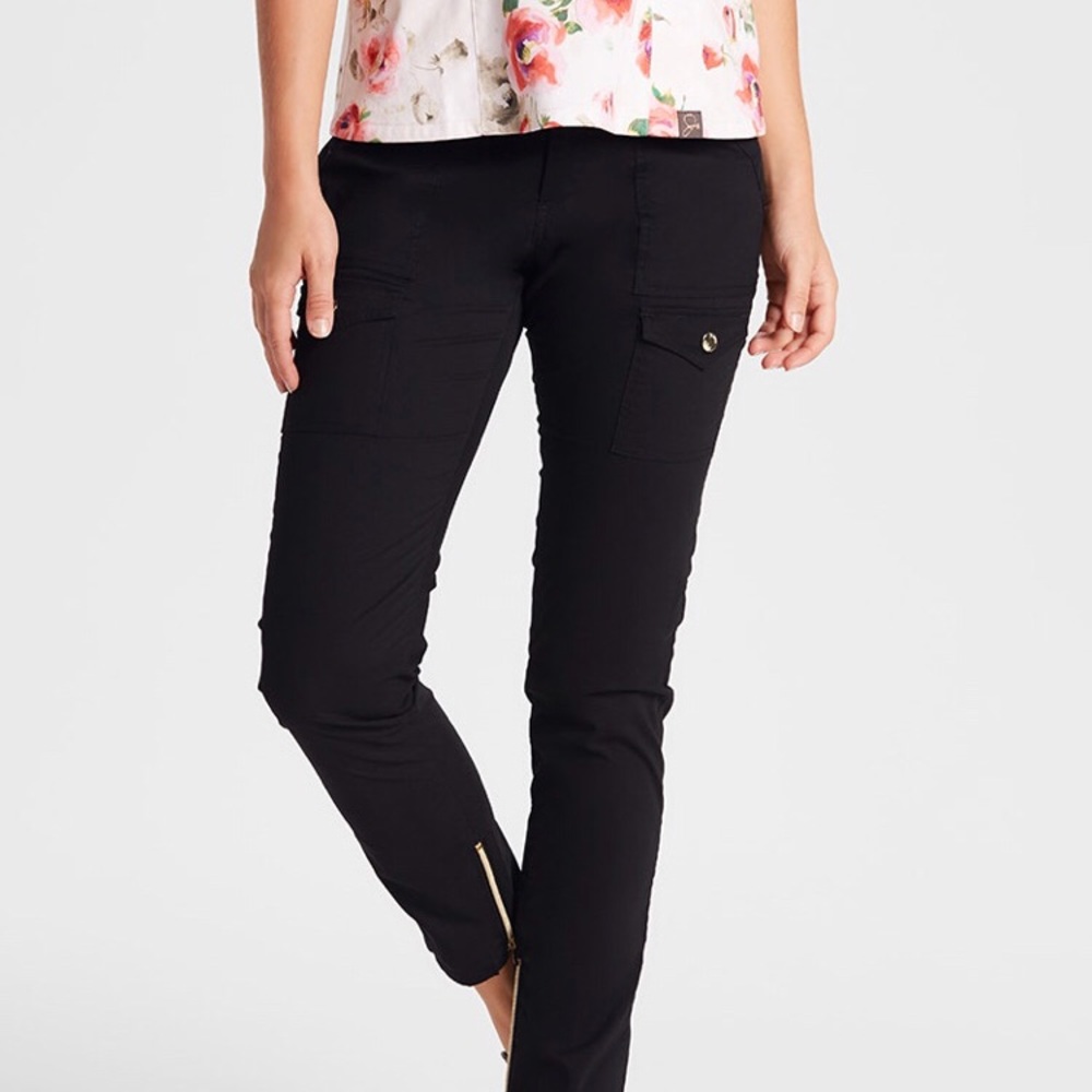 Brand New Jaanuu Scrub Bottoms